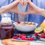 Zdrowa dieta jako fundament dobrego samopoczucia: Jak odżywianie wpływa na nasze ciało i umysł